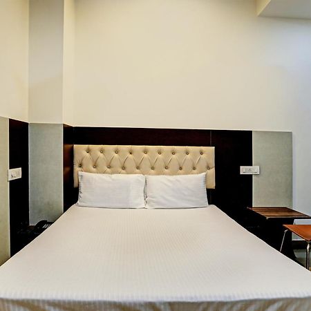 Oyo Hotel The Red Hut Chandīgarh Екстериор снимка
