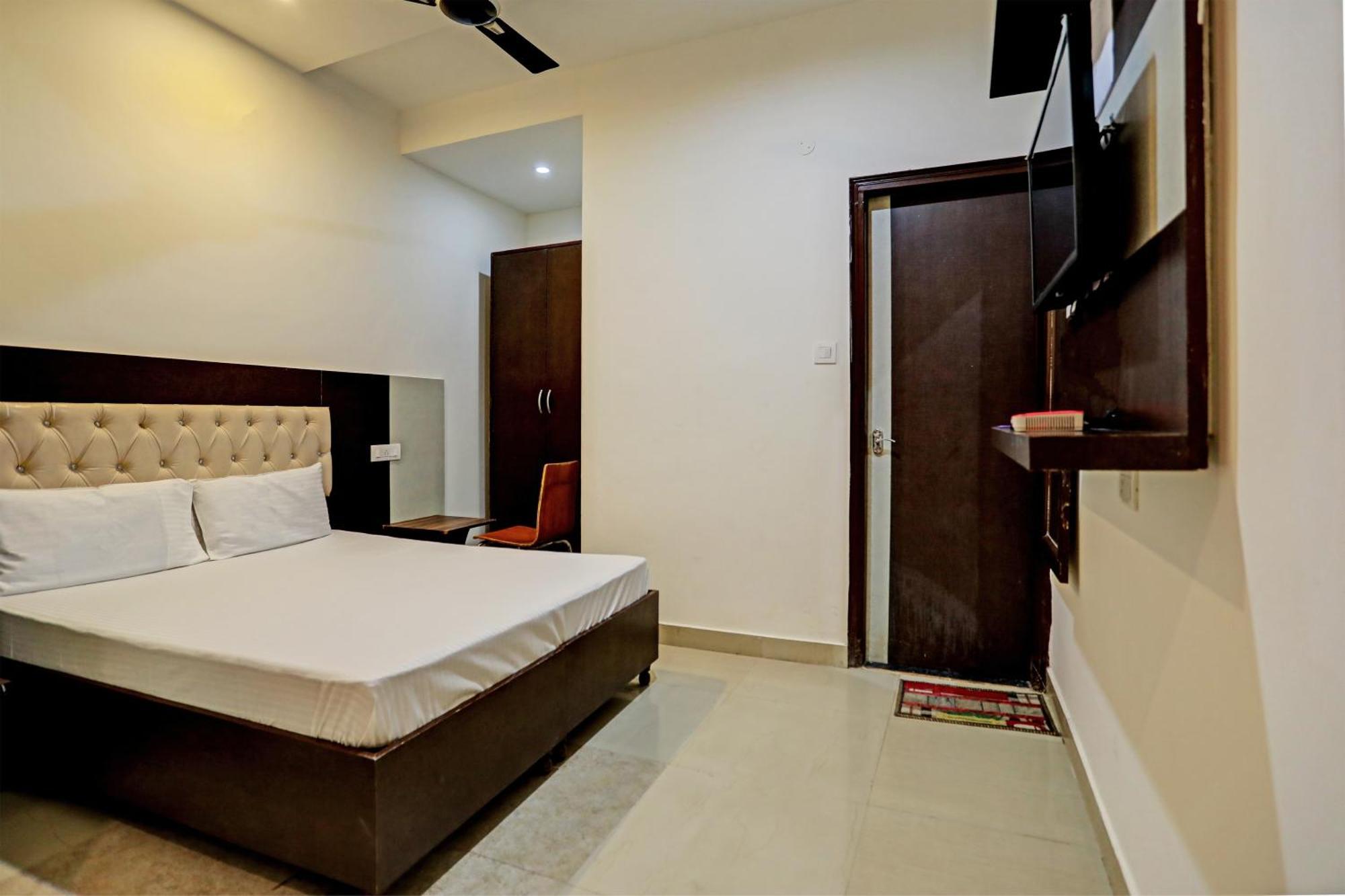 Oyo Hotel The Red Hut Chandīgarh Екстериор снимка